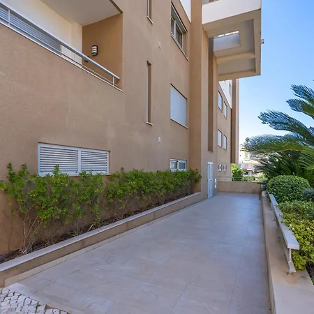 Modern With Pool, Jacuzzi And Gym #1984 Appartement