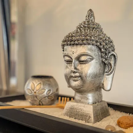 Modern With Pool, Jacuzzi And Gym #1984