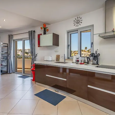 Modern With Pool, Jacuzzi And Gym #1984 * Lagos