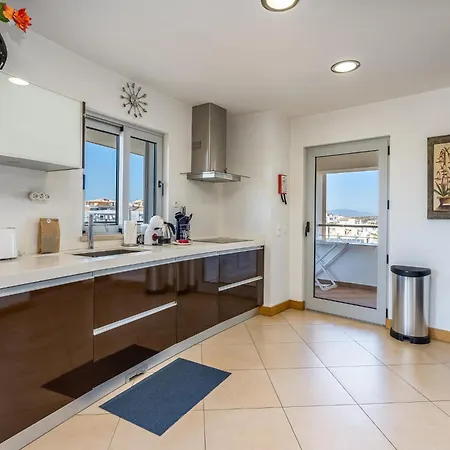 Modern With Pool, Jacuzzi And Gym #1984 Appartement *