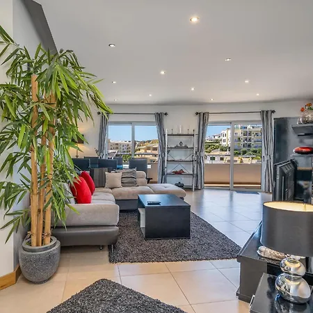 Modern With Pool, Jacuzzi And Gym #1984 Appartement