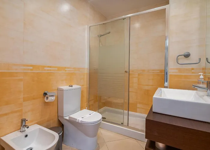 Modern With Pool, Jacuzzi And Gym #1984