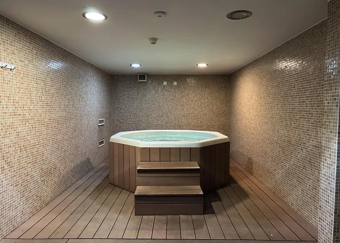 Modern With Pool, Jacuzzi And Gym #1984 *